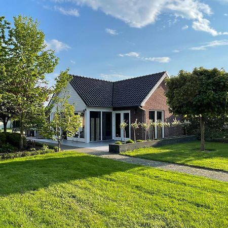 Gastenverblijf Bij De Buuren Dirksland Luaran gambar