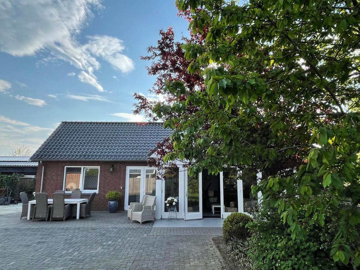 Gastenverblijf Bij De Buuren Dirksland Luaran gambar