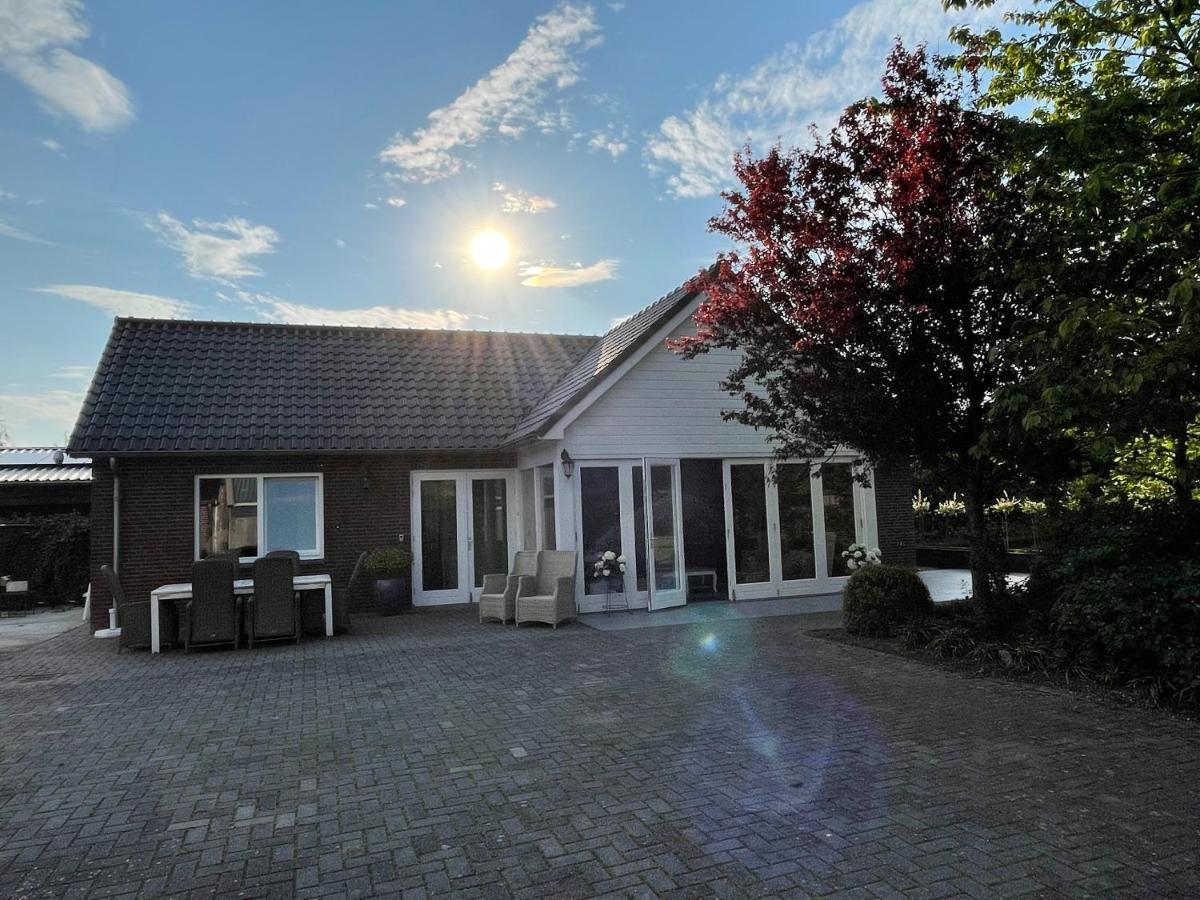 Gastenverblijf Bij De Buuren Dirksland Luaran gambar